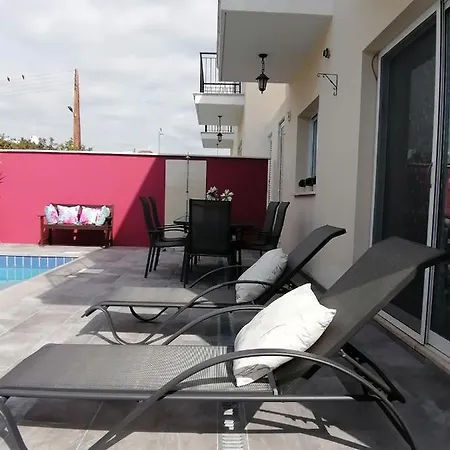 Katarina With Swimming Pool فيلة *
